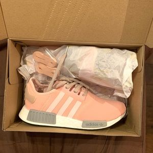 NMD R1 NEW